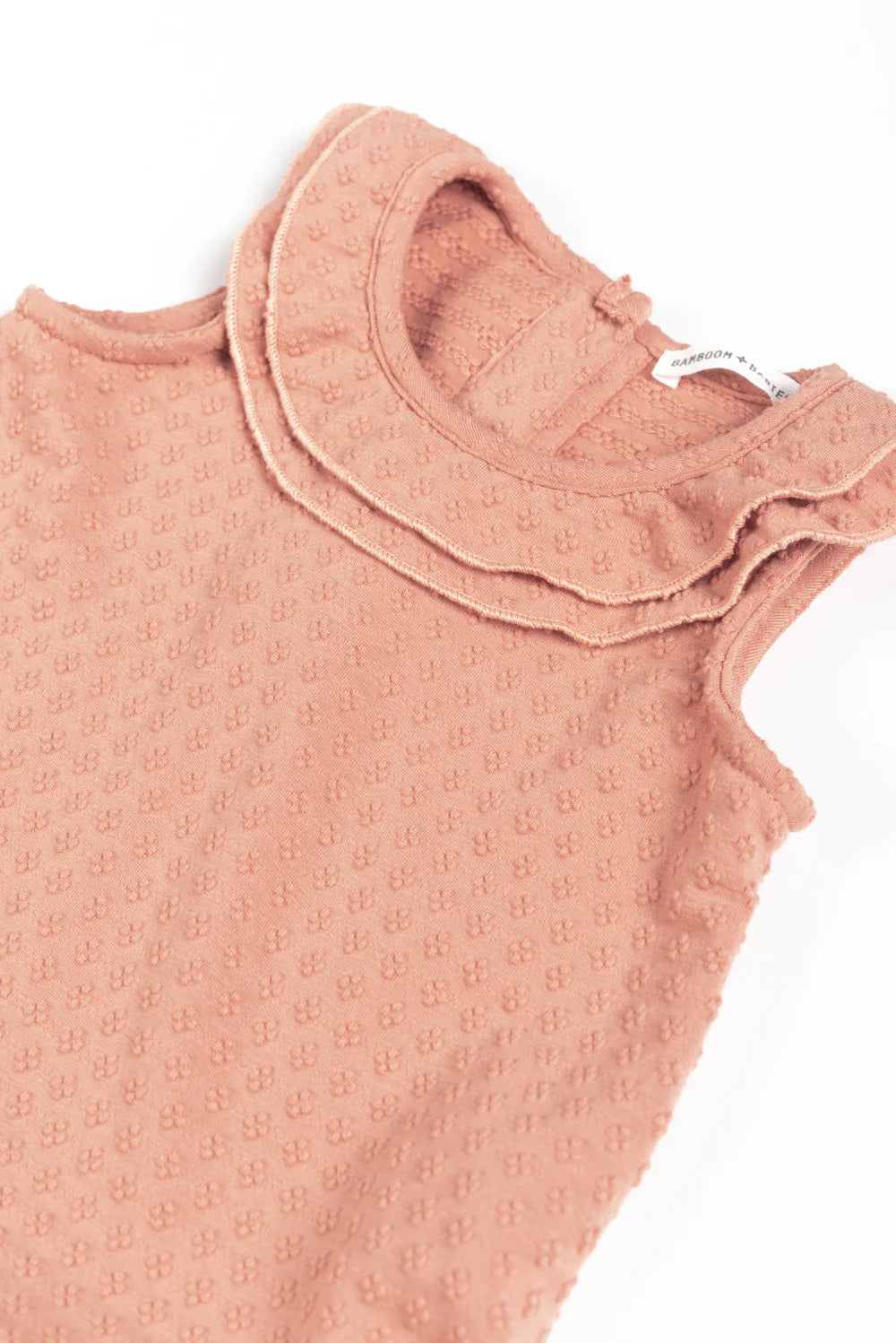 Sleeveless dress in coral- side