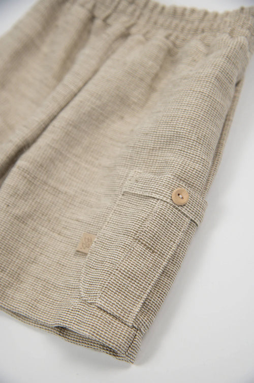 Bermuda Shorts SAND- close up