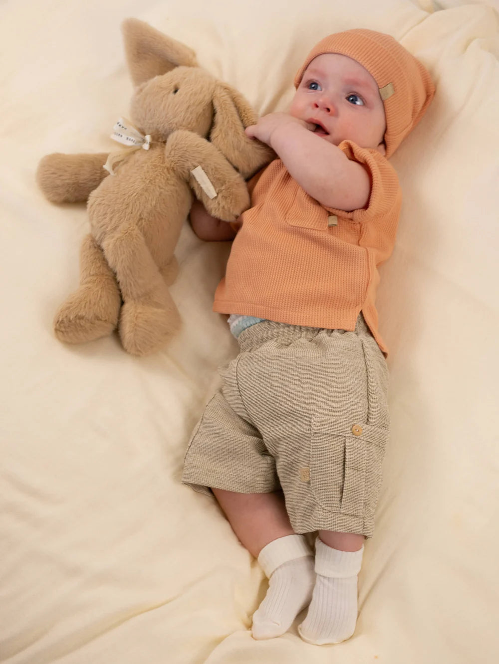 Bermuda Shorts SAND- on baby