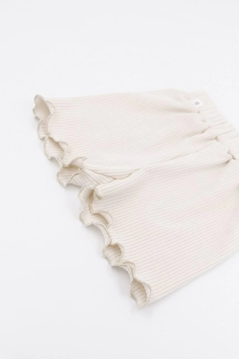 Summer Girl Short OFF WHITE- close up