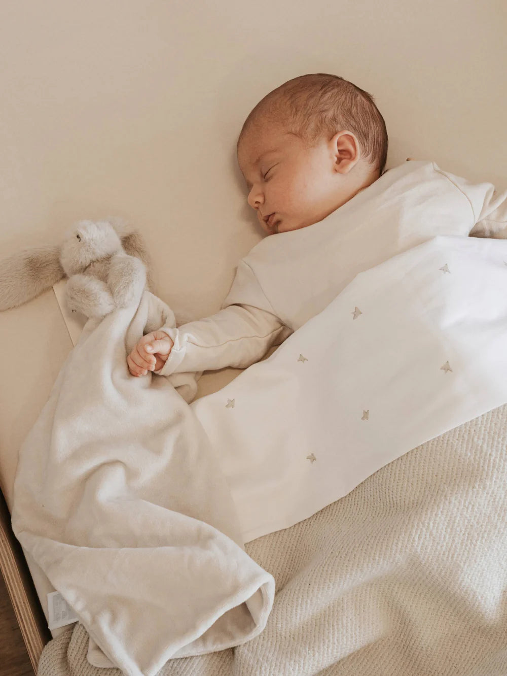 Bunny Comforter WARM GREY- in bed