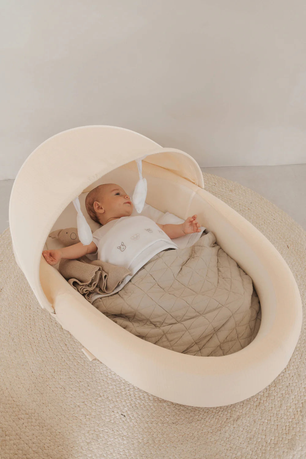Baby nest Airflow Sand- with baby