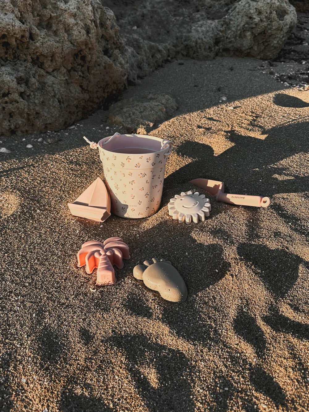 Beach Set TULIPS-on sand